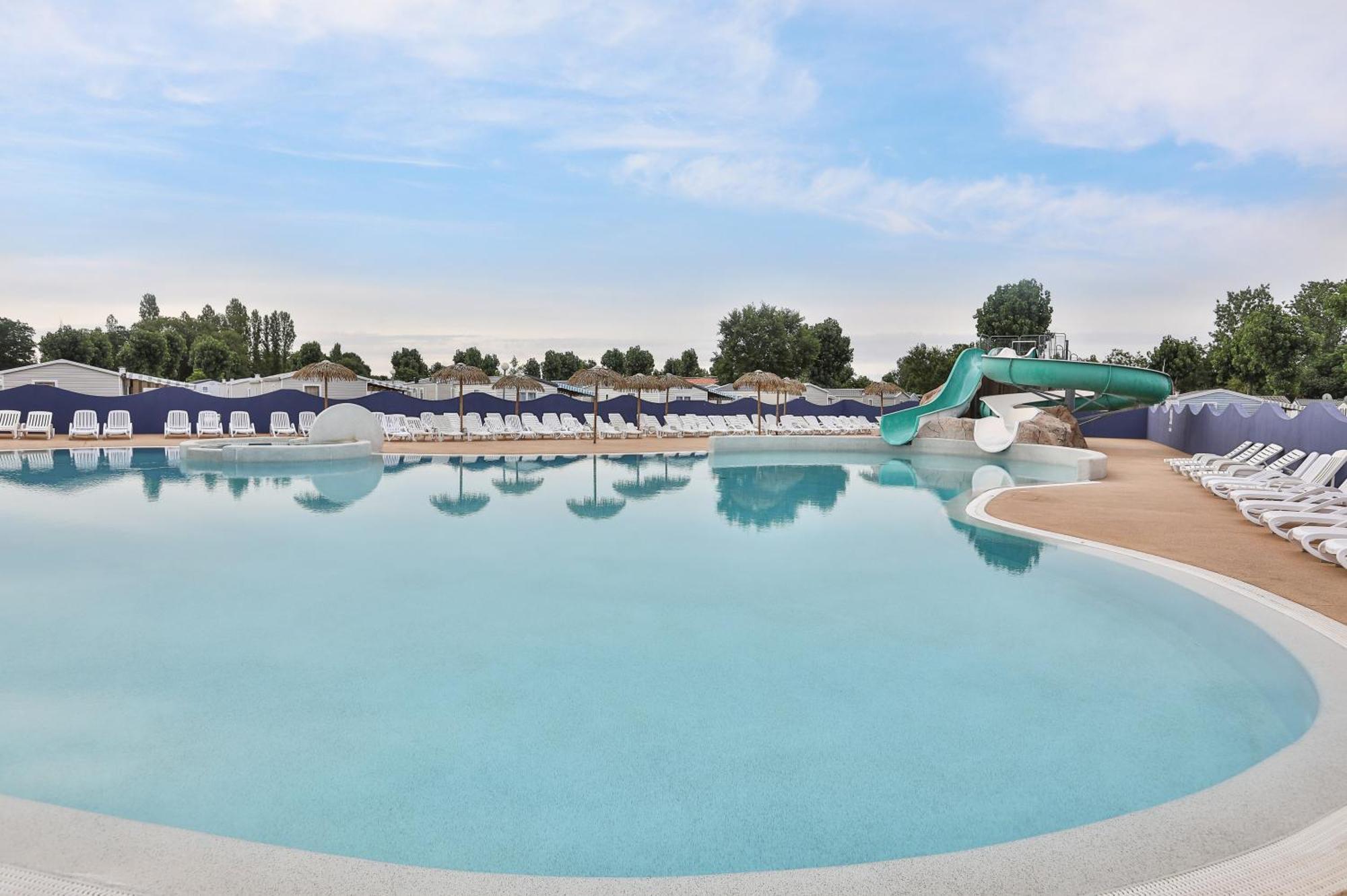 Отель Camping Maeva Club L'Atlantique Angles  Экстерьер фото