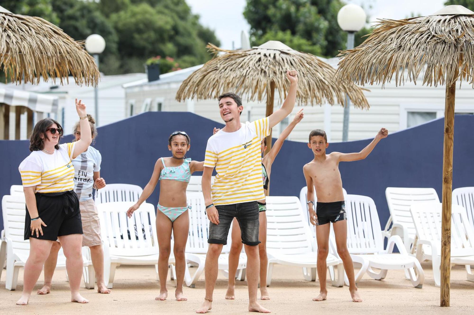 Отель Camping Maeva Club L'Atlantique Angles  Экстерьер фото